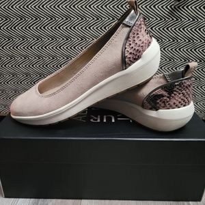 NEW Naturalizer Harris Flat Shoes